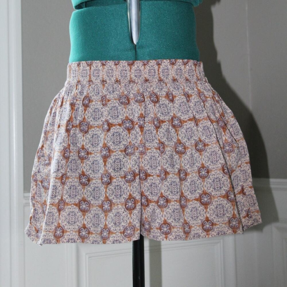 United Colors of Benetton High Waist Shorts | Earthy Boho Pattern | Women’s XS